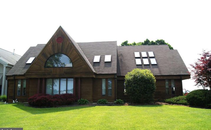 Pictures of Office property located at 6864 Susquehanna Trail S, York, PA 17403 for lease - image #1