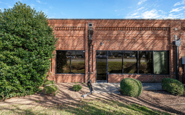 Pictures of Office property located at 4210 N Roxboro St, Suite 140, Durham, NC 27704 for lease - image #1