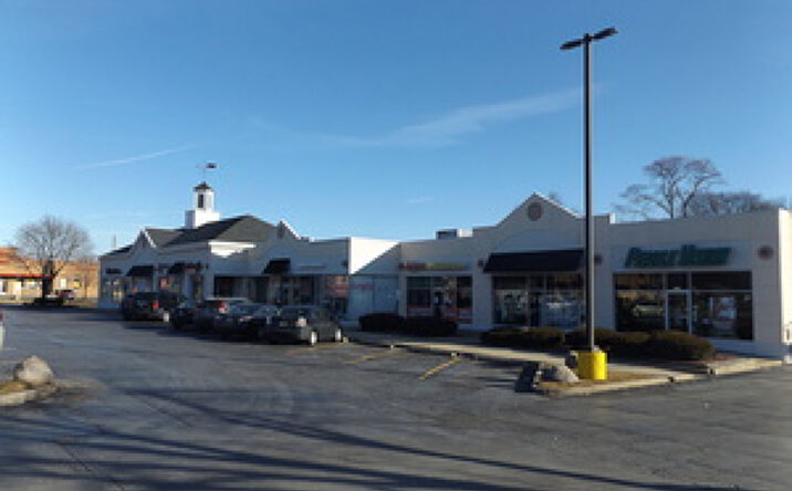 Pictures of Retail property located at 293 N Northwest Hwy, Palatine, IL 60067 for lease - image #1
