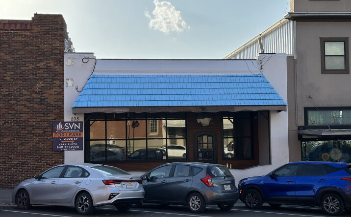 Pictures of Retail property located at 205 N Elm St, Denton, TX 76201 for lease - image #1