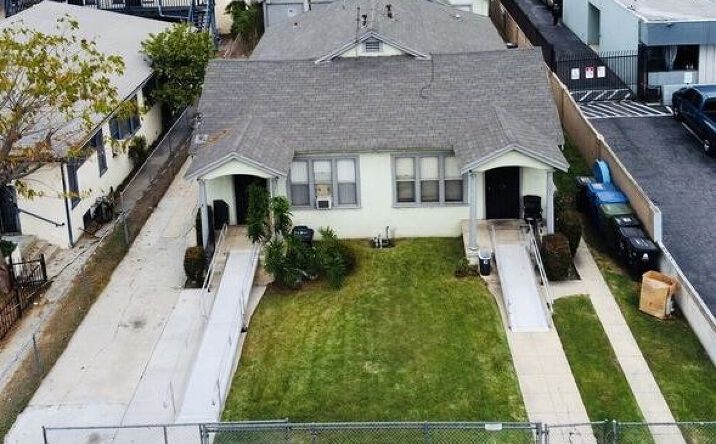 Pictures of Retail, Office, Special Purpose property located at 1045 W Vernon Ave, Los Angeles, CA 90037 for lease - image #1