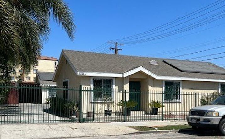 Pictures of Retail, Office, Special Purpose property located at 3321 W 63rd St, Los Angeles, CA 90043 for lease - image #1