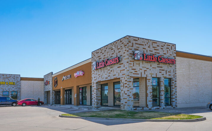 Pictures of Retail, Office property located at 710 E Sublett Rd, Arlington, TX 76002 for lease - image #1