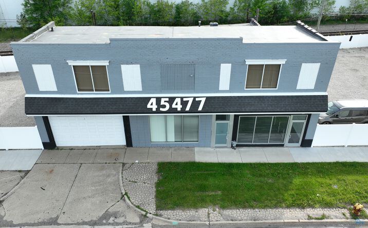 Pictures of Retail, Special Purpose property located at 45477 Woodward Ave, Pontiac, MI 48341 for lease - image #1