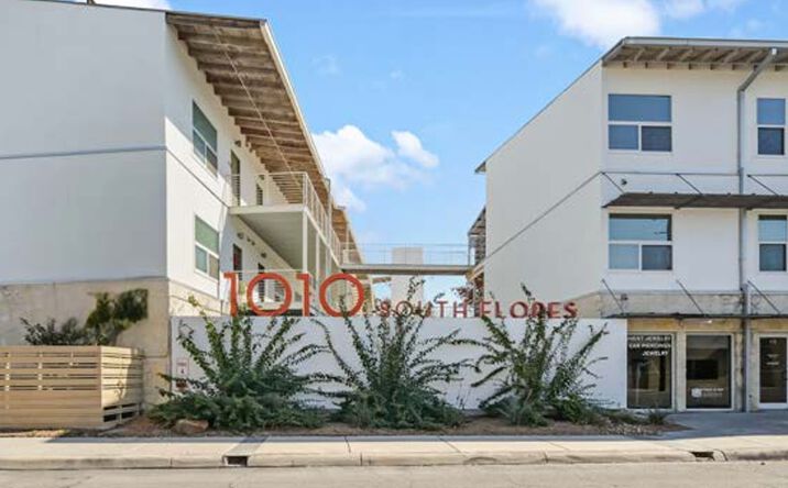 Pictures of Retail, Office, Restaurant property located at 1010 S Flores St, San Antonio, TX 78204 for lease - image #1