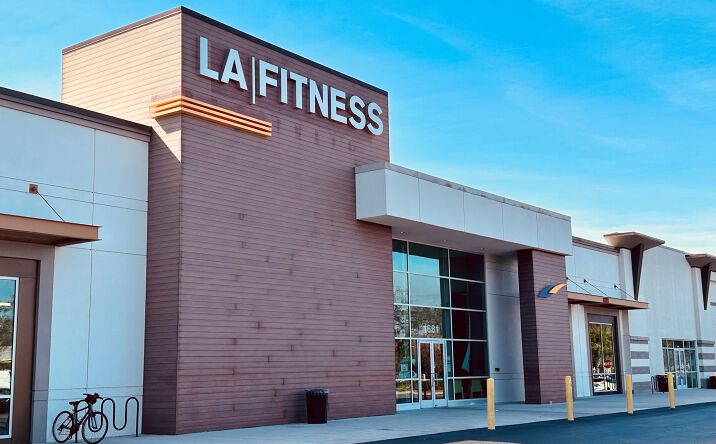 Pictures of Retail property located at 1681 Main St, Dunedin, FL 34698 for lease - image #1