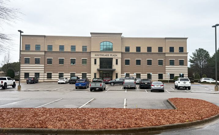 Pictures of Office property located at 15 Southlake Ln, Birmingham, AL 35244 for lease - image #1
