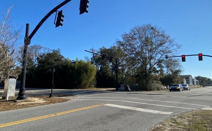 Pictures of Land property located at 319 N Cedar Street, Summerville, SC 29483 for lease - image #1