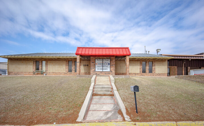Pictures of Office property located at 835 SE 30th St, Oklahoma City, OK 73129 for lease - image #1