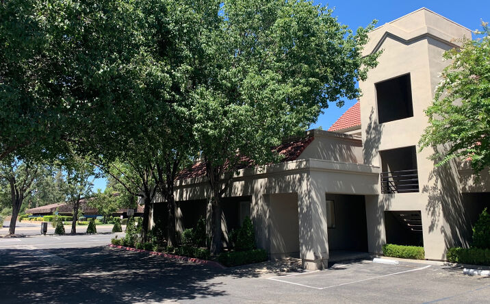 Pictures of Office property located at 1141 W Shaw Ave, Fresno, CA 93711 for lease - image #1