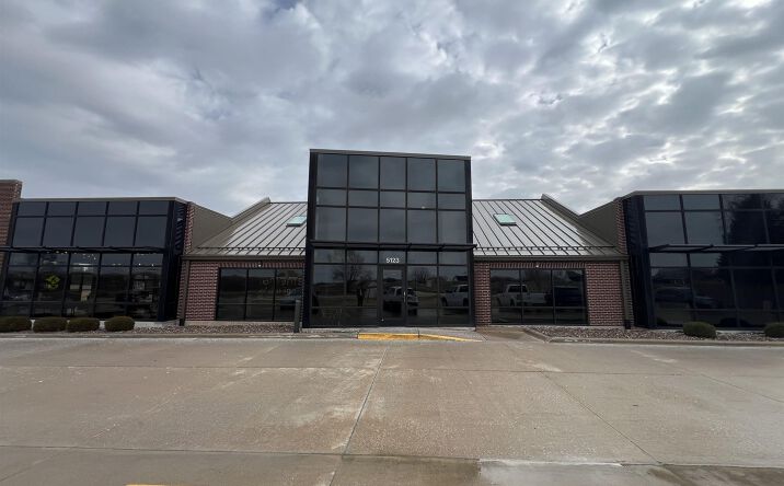 Pictures of Retail, Industrial, Office property located at 5123 MIDDLE Road #120, Bettendorf, IA 52722 for lease - image #1