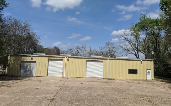 Pictures of Industrial property located at 105 Hubert St, Cleveland, TX 77327 for lease - image #1