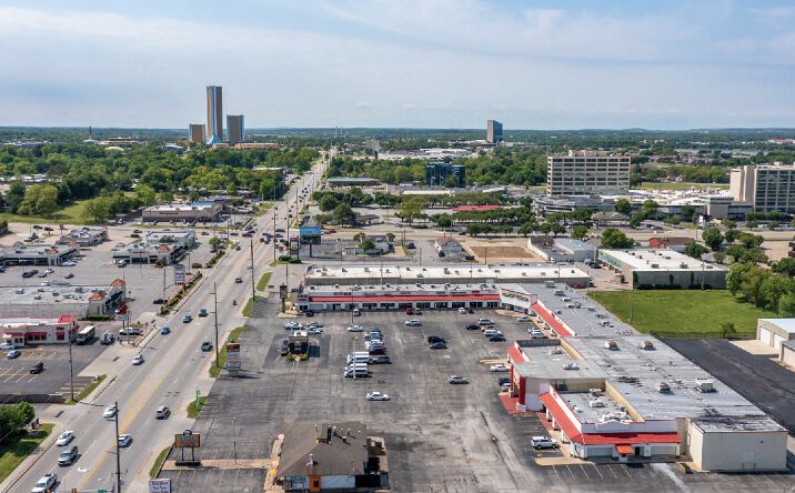 Pictures of Retail property located at 6950 S Lewis Ave, Tulsa, OK 74136 for lease - image #1