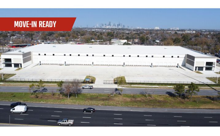 Pictures of Industrial property located at 5415 S Loop E, Houston, TX 77033 for lease - image #1