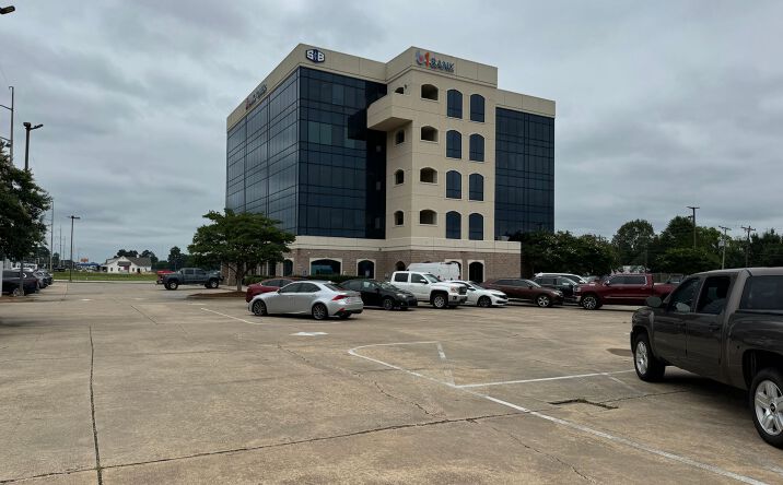 Pictures of Office property located at 2500 N 7th St, West Monroe, LA 71291 for lease - image #1