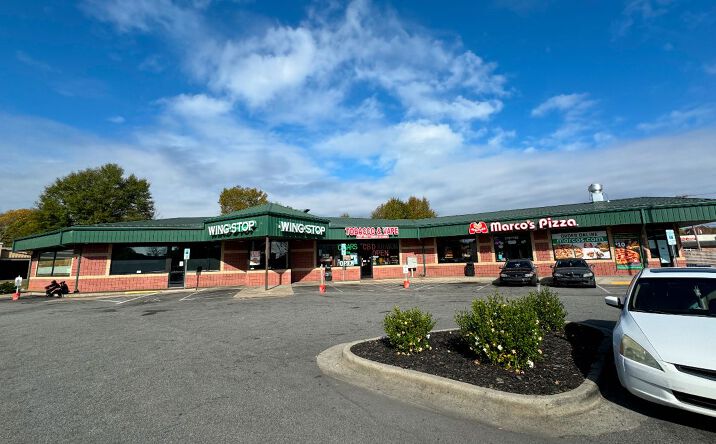 Pictures of Retail, Office property located at 2101 N Main St, High Point, NC 27262 for lease - image #1