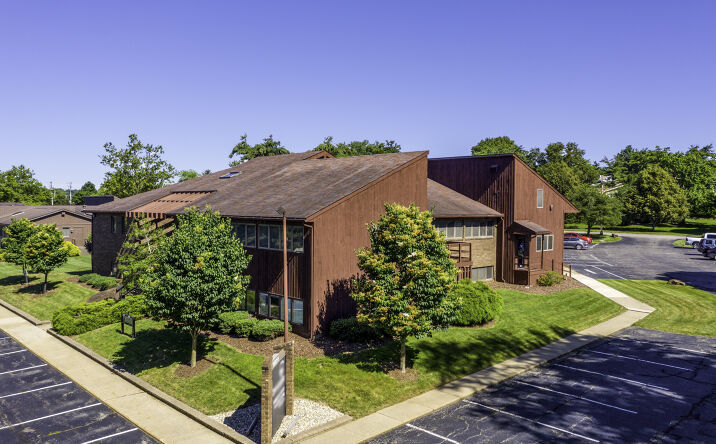 Pictures of Office property located at 1100 Brandywine Blvd, Zanesville, OH 43701 for lease - image #1