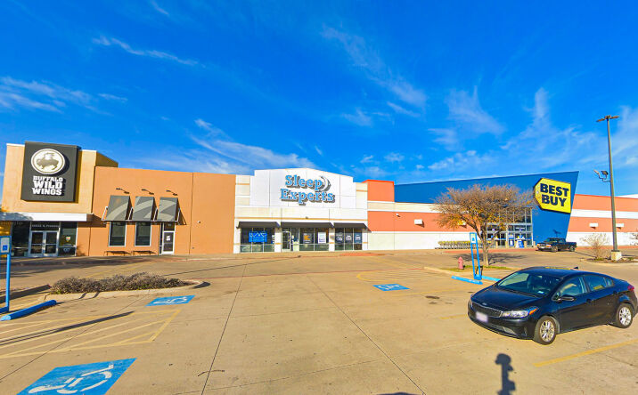Pictures of Retail property located at 12828 South Fwy, Burleson, TX 76029 for lease - image #1
