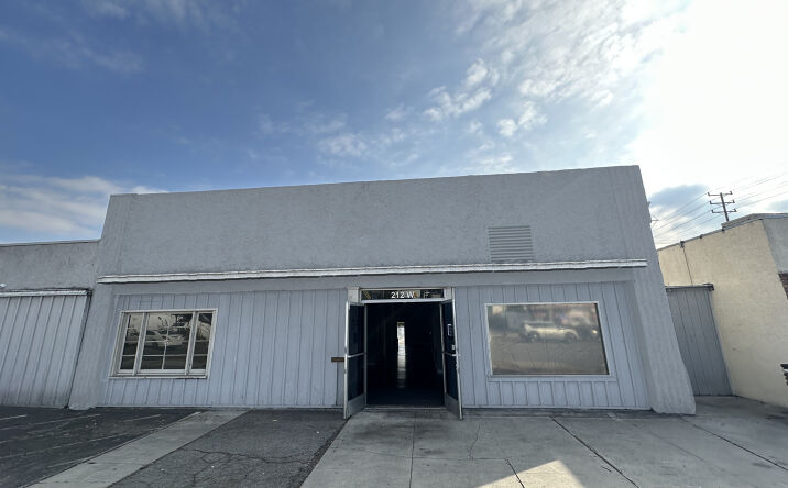 Pictures of Retail, Office, Industrial property located at 212 W Magnolia Blvd, Burbank, CA 91502 for lease - image #1