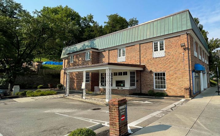 Pictures of Office property located at 822 Delta Ave, Cincinnati, OH 45226 for lease - image #1