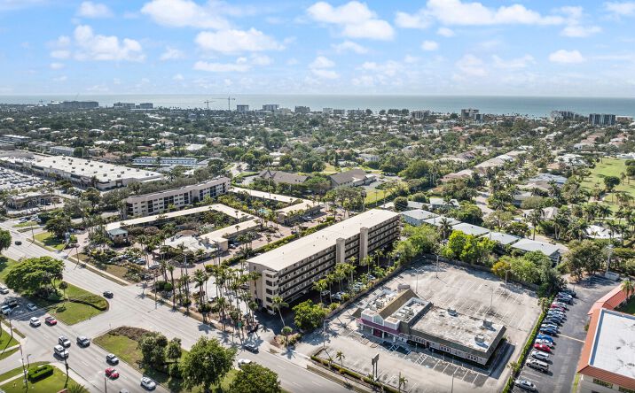 Pictures of Office property located at 2335 9th St N, Naples, FL 34103 for lease - image #1