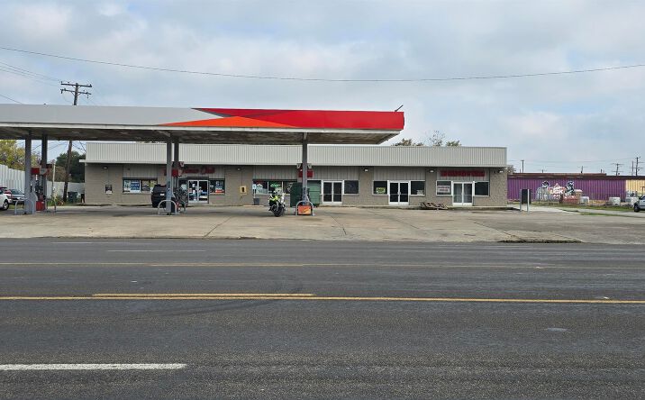 Pictures of Retail, Office property located at 1800 Woodworth Blvd, Port Arthur, TX 77640 for lease - image #1