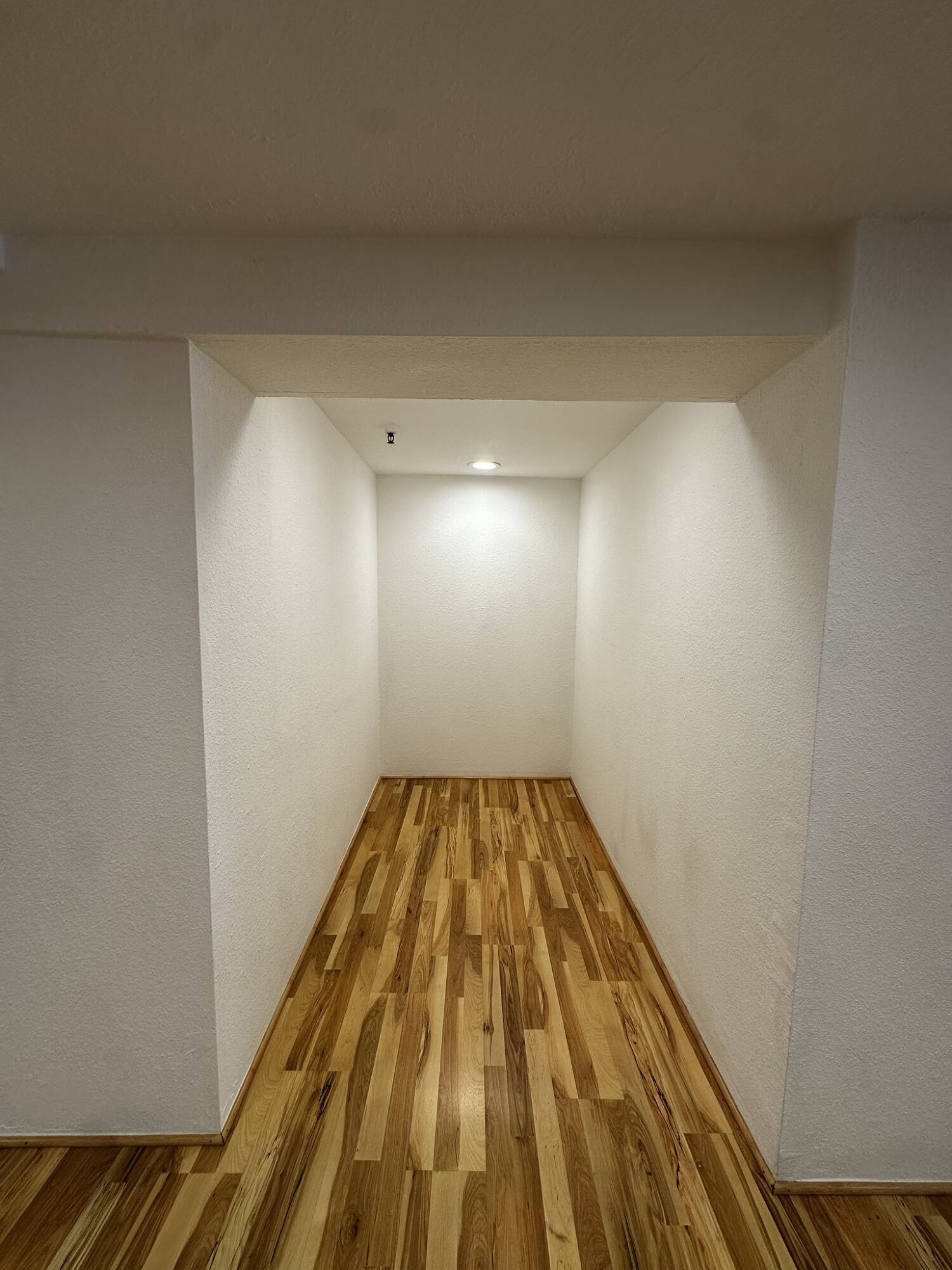 9960346