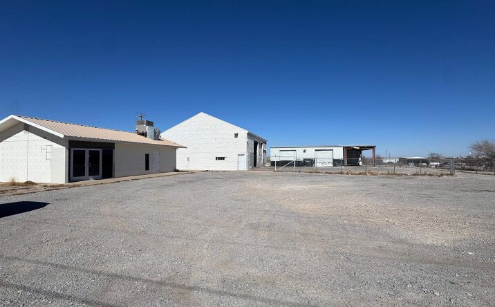 Pictures of Office property located at 912 W Richey Ave Avenue, Artesia, NM 88210 for lease - image #1