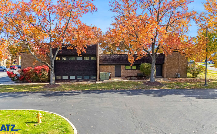 Pictures of Office property located at 3843 E Market St, Warren, OH 44484 for lease - image #1