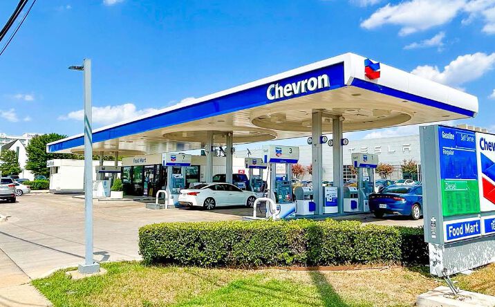 Pictures of Retail, Restaurant property located at 3100 W Mockingbird Ln, Dallas, TX 75235 for lease - image #1