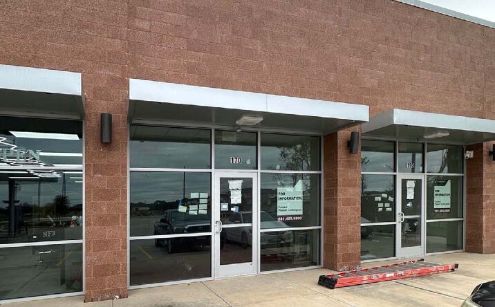 Pictures of Retail property located at 1600 Cullen Blvd, Pearland, TX 77581 for lease - image #1