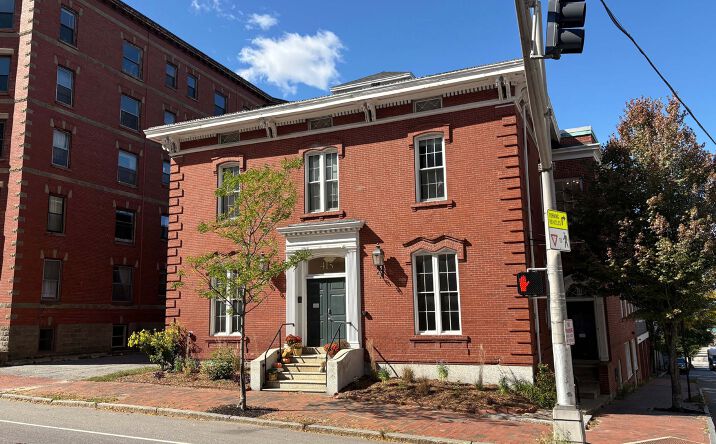 Pictures of Retail, Office property located at 415 Cumberland Ave, Portland, ME 04101 for lease - image #1