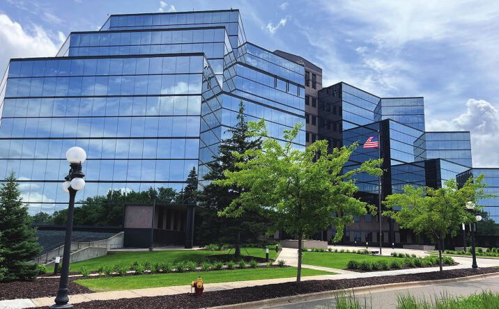Pictures of Restaurant property located at 10 River Park Plaza, Saint Paul, MN 55107 for lease - image #1