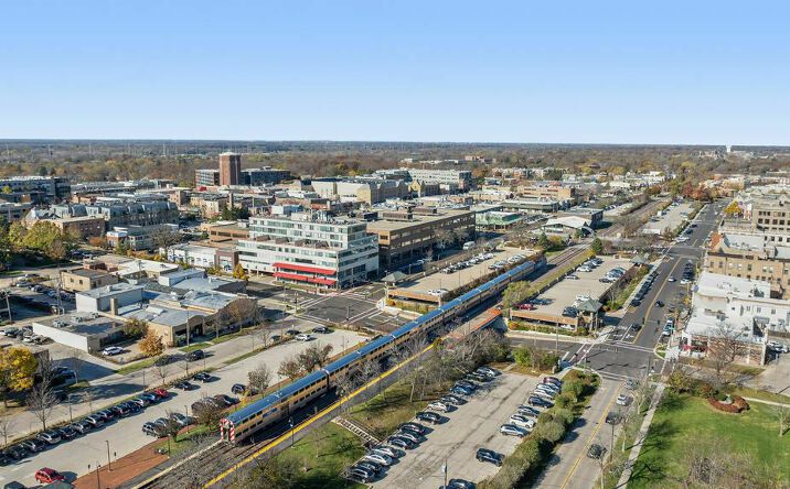 Pictures of Office property located at 1770 1st St, Highland Park, IL 60035 for lease - image #1