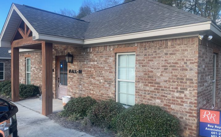 Pictures of Office property located at 423 Weathersby Rd, Hattiesburg, MS 39402 for lease - image #1