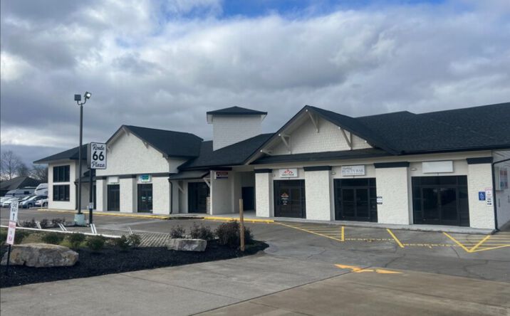Pictures of Retail, Office, Special Purpose property located at 2040 Winfield Dunn Pkwy, Sevierville, TN 37876 for lease - image #1