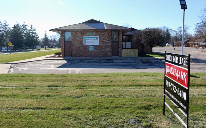 Pictures of Retail, Office property located at 100 Harrow Ln, Saginaw, MI 48638 for lease - image #1