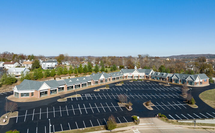 Pictures of Retail, Office, Restaurant property located at 407 Meramec Blvd, Eureka, MO 63025 for lease - image #1