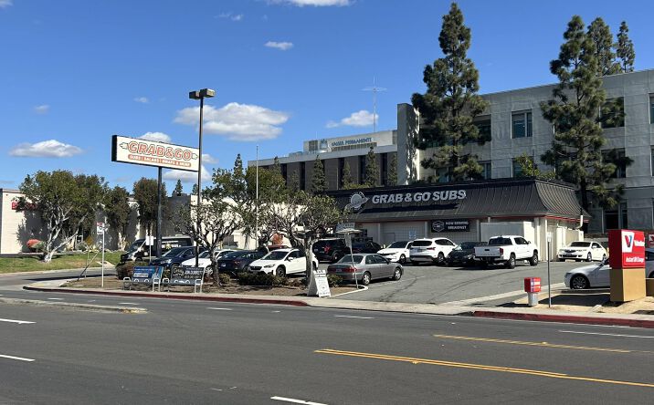 Pictures of Retail property located at 6435 Mission Gorge Rd, San Diego, CA 92120 for lease - image #1