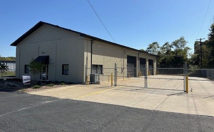 Pictures of Office, Industrial property located at 238 Globe St, Radcliff, KY 40160 for sales - image #1