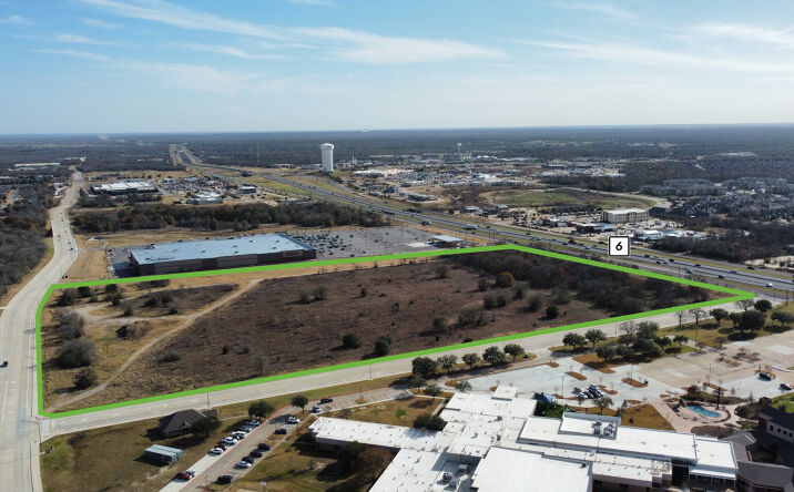 Pictures of Retail, Land, Restaurant property located at 4255 Texas 6 Frontage Rd, College Station, TX 77845 for lease - image #1