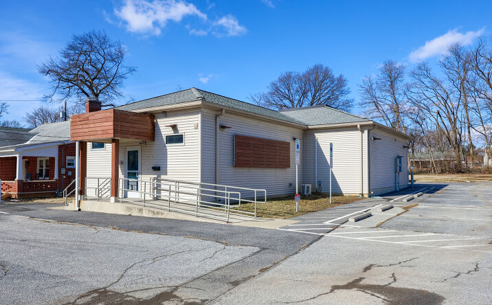 Pictures of Retail property located at 872 Harrisburg Pike, Carlisle, PA 17013 for sales - image #1