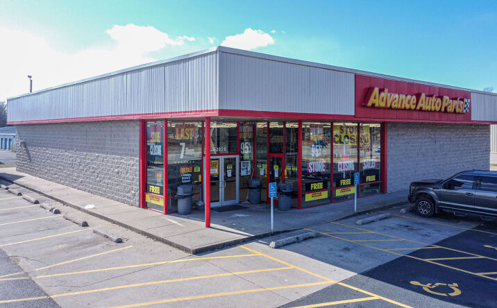 Pictures of Retail property located at 2828 Park Ave, Paducah, KY 42001 for lease - image #1