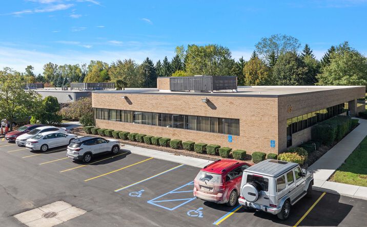 Pictures of Office property located at 89 W South Blvd, Troy, MI 48085 for lease - image #1