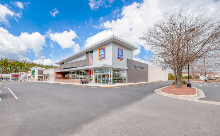 Pictures of Retail property located at 1577 General Booth Blvd, Virginia Beach, VA 23454 for lease - image #1