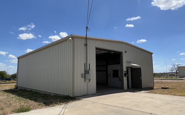 Pictures of Industrial property located at 408 E 2nd St, Taylor, TX 76574 for lease - image #1