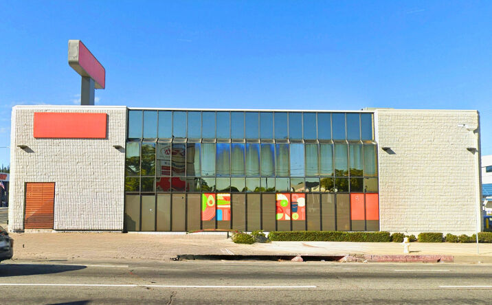 Pictures of Retail property located at 22001 Ventura Blvd, Los Angeles, CA 91364 for lease - image #1