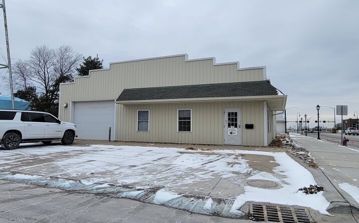Pictures of Industrial property located at 208 1st Ave S, Altoona, IA 50009 for lease - image #1