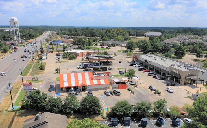 Pictures of Retail property located at 5033 Troup Hwy, Tyler, TX 75707 for lease - image #1