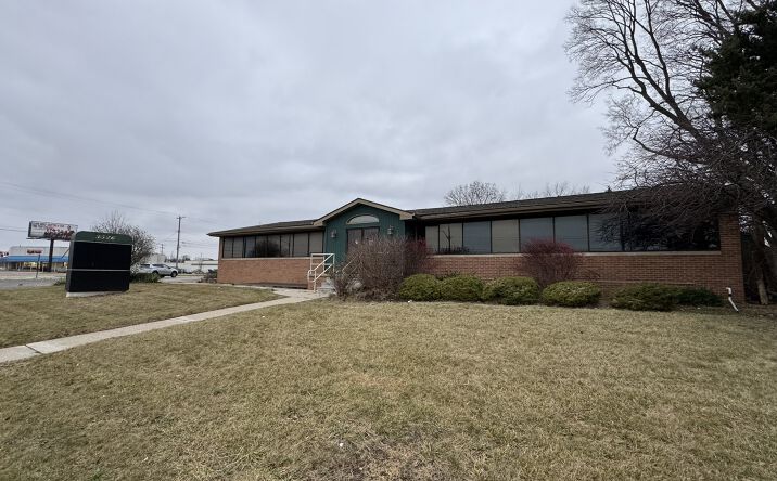 Pictures of Office property located at 3526 W Saginaw St, Lansing, MI 48917 for lease - image #1